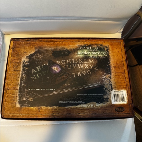 $28 Hasbro Gaming The Mystifying Oracle Ouija Board Game - Picture 2 of 2
